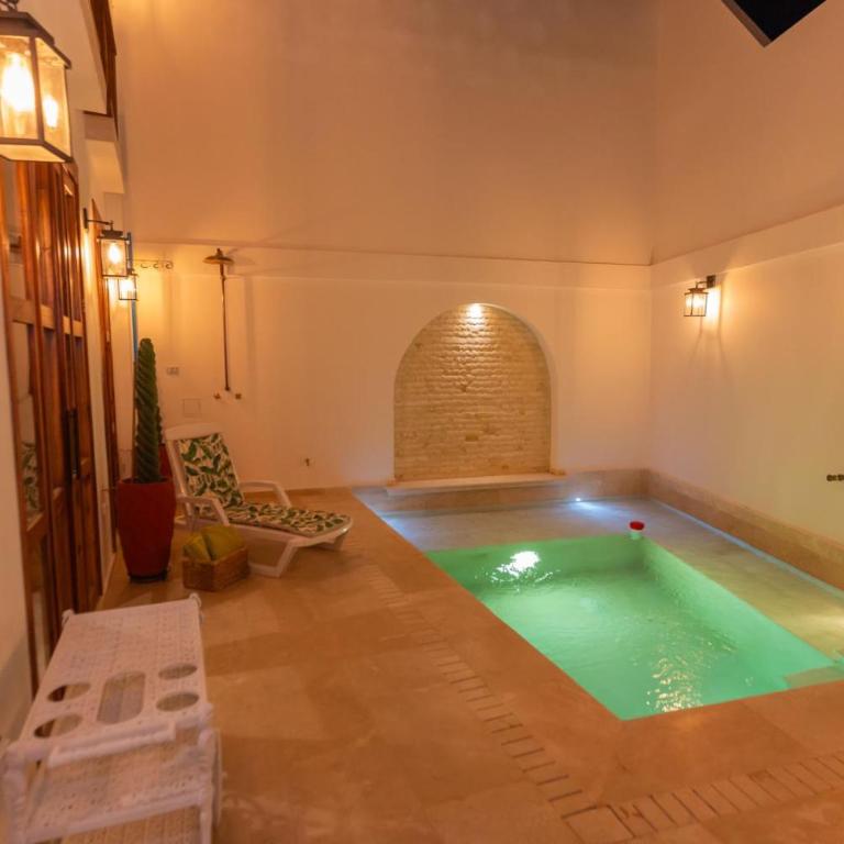 Casa Bali Castillo View Private Pool & Rooftop, Near Historic Center - Three-Bedroom House - 16