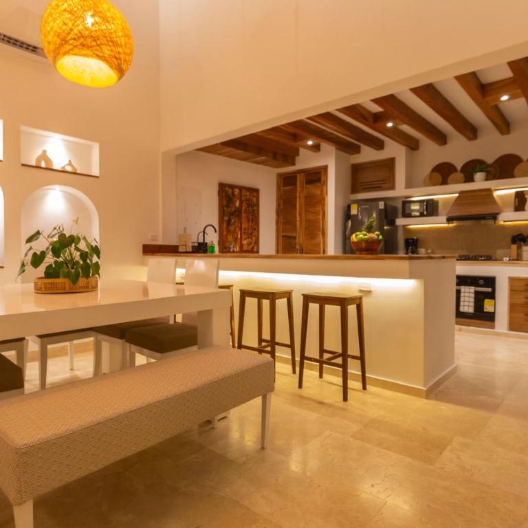 Casa Bali Castillo View Private Pool & Rooftop, Near Historic Center - Three-Bedroom House - 24