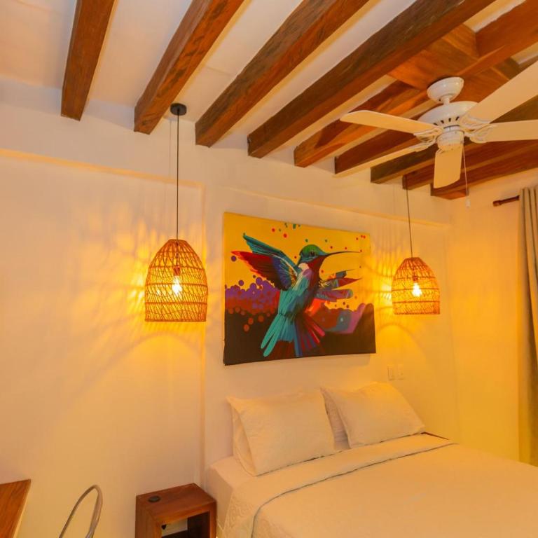 Casa Bali Castillo View Private Pool & Rooftop, Near Historic Center - Three-Bedroom House - 41