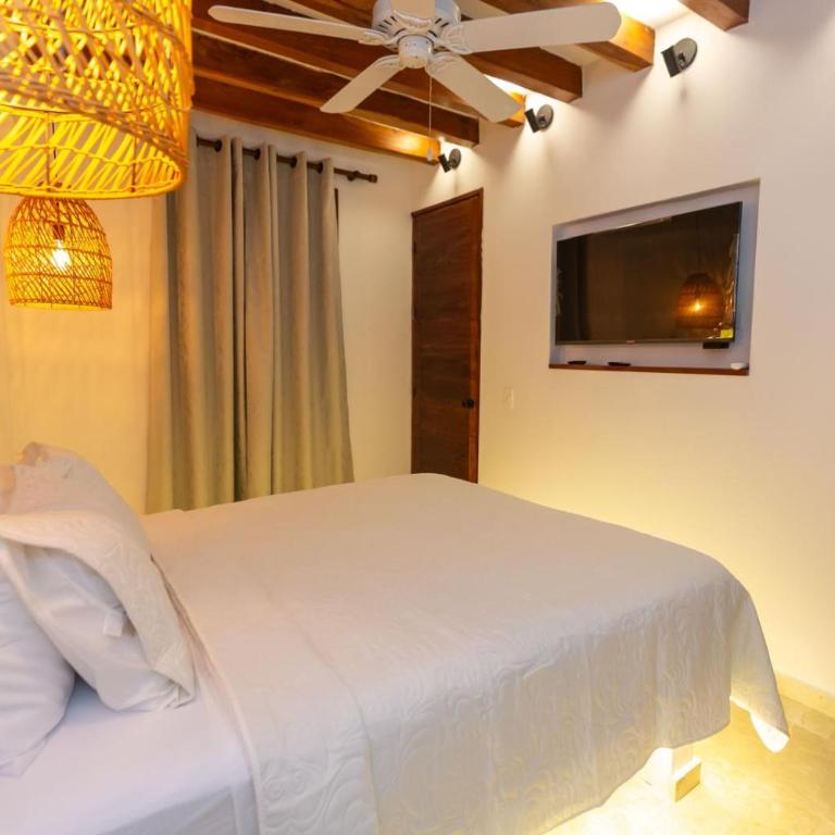 Casa Bali Castillo View Private Pool & Rooftop, Near Historic Center - Three-Bedroom House - 73