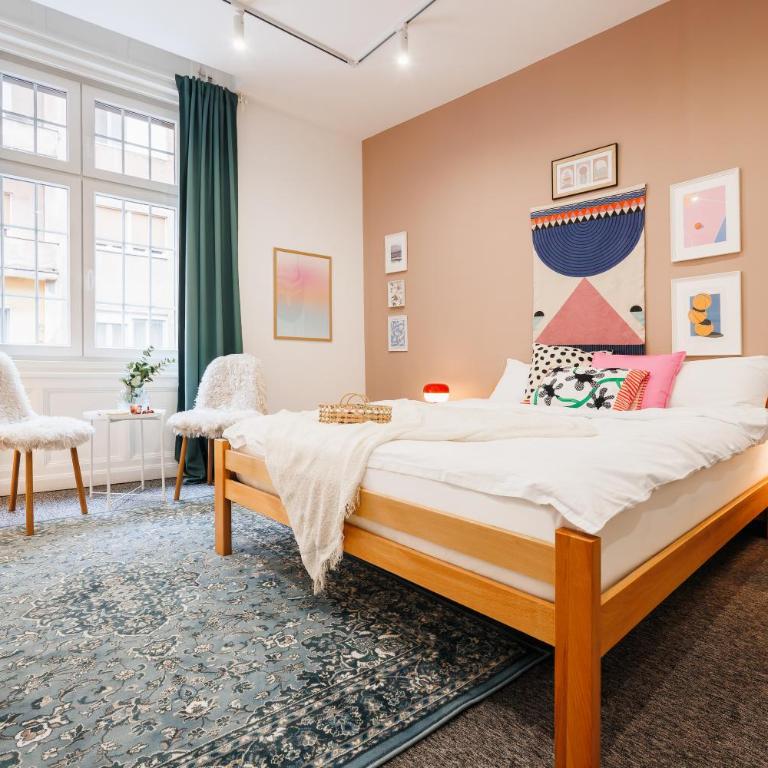 Velvet Stay 120m2 with Foosball Old Town - Three-Bedroom Premium Apartment - 3