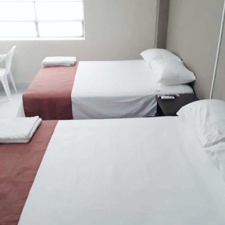 Hostal Independencia - Habitación cuádruple - 2