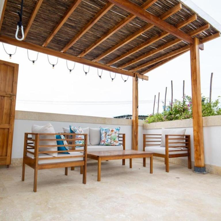 Blue House Castillo View Private Jacuzzi & Colonial Balconies - Two-Bedroom House - 9
