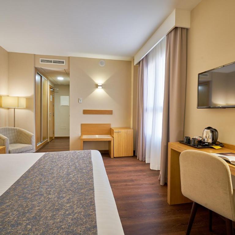 Hotel Guadalmedina - Habitación Doble - 1 o 2 camas - 6