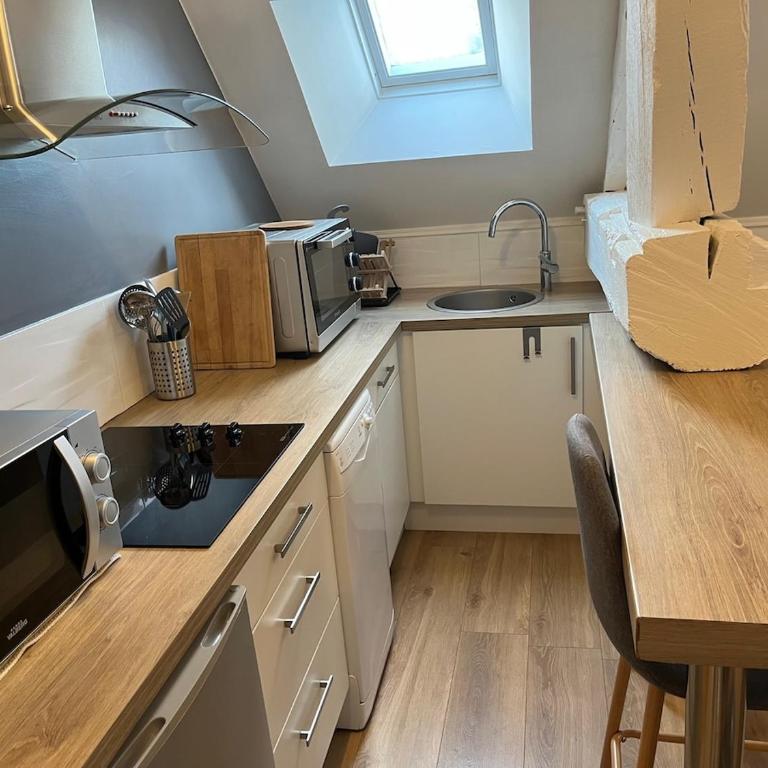 Appt au pied de la cathédrale-parking dans la cour - One-Bedroom Apartment - 4