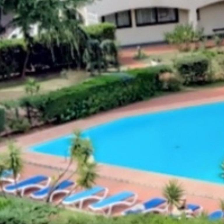 Appartement avec balcon, piscine et garage privé - Apartment mit 1 Schlafzimmer - 23