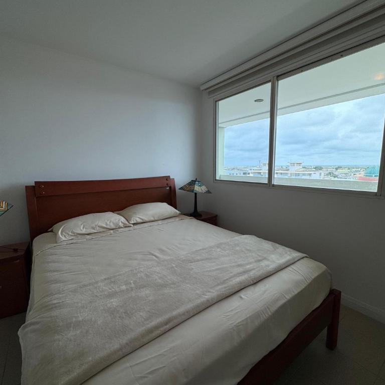 Departamento 1 cuadra de Salinas - Three-Bedroom Apartment - 2