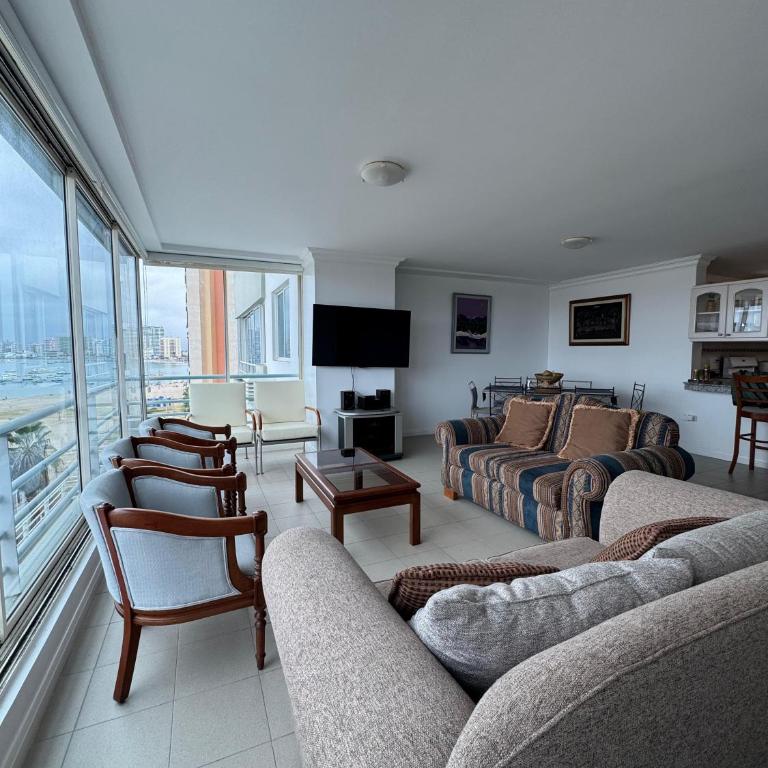 Departamento 1 cuadra de Salinas - Three-Bedroom Apartment - 13