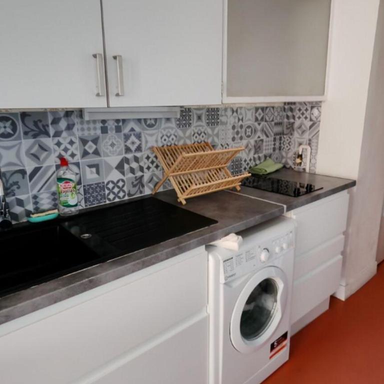 Appartement avec balcon, piscine et garage privé - Apartment mit 1 Schlafzimmer - 7