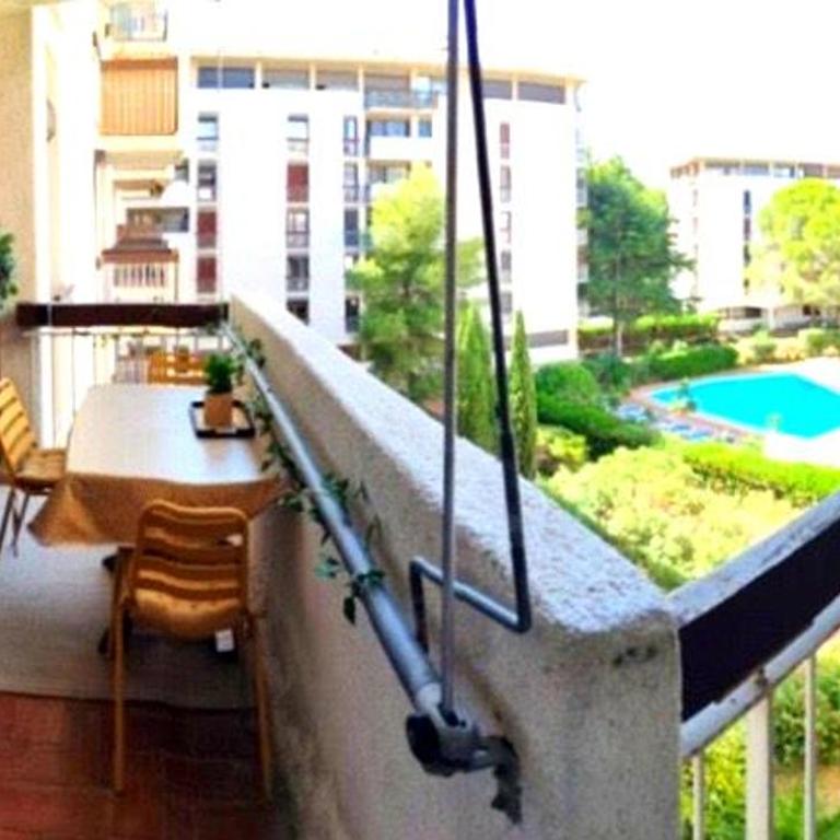 Appartement avec balcon, piscine et garage privé - Apartment mit 1 Schlafzimmer - 5