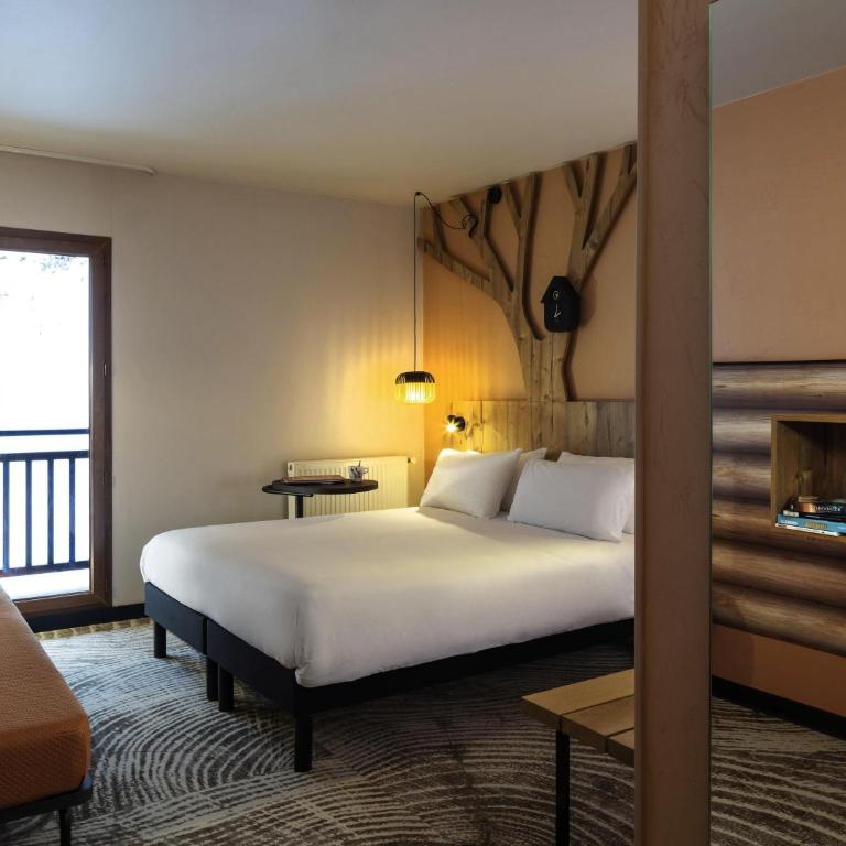 ibis Styles Les Houches Chamonix - Chambre Triple avec 1 Lit Double et 1 Chaise Longue Simple ou 3 Lits Simples - 5