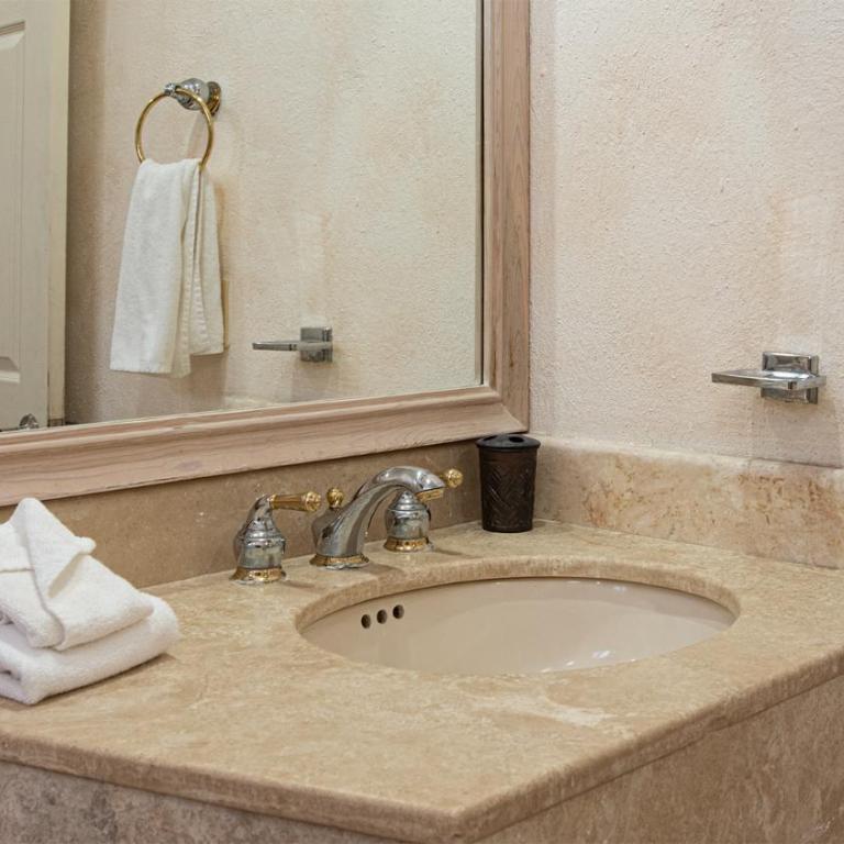 Rest Ashored Bright Spacious Facing Sandy Beach Condo - Casa - 9
