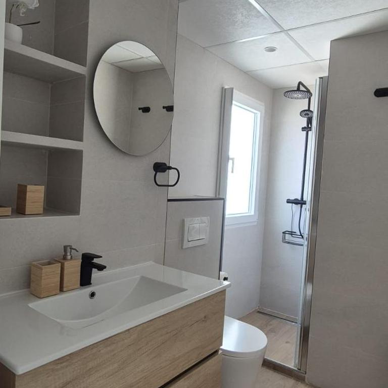 Alicante Sea View - Three-Bedroom Apartment - 22