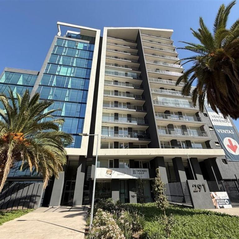 Moderno depto para 2, junto a metro plaza Egaña - Apartamento de 1 dormitorio - 2