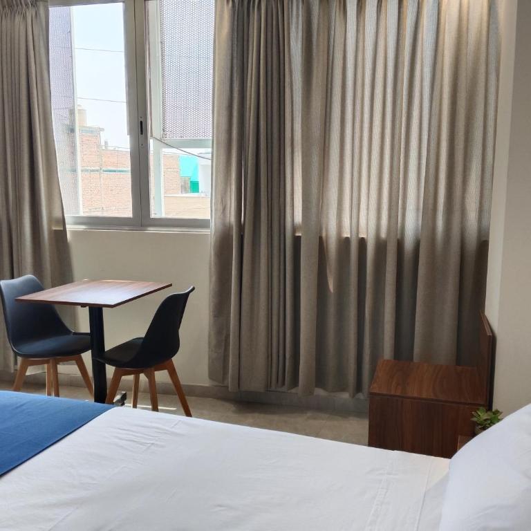 Luxotel Business Chincha - Superior King Room - 2