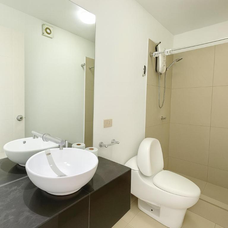 Departamento con Jacuzzi privado y acceso directo al mar - Three-Bedroom Apartment - 4