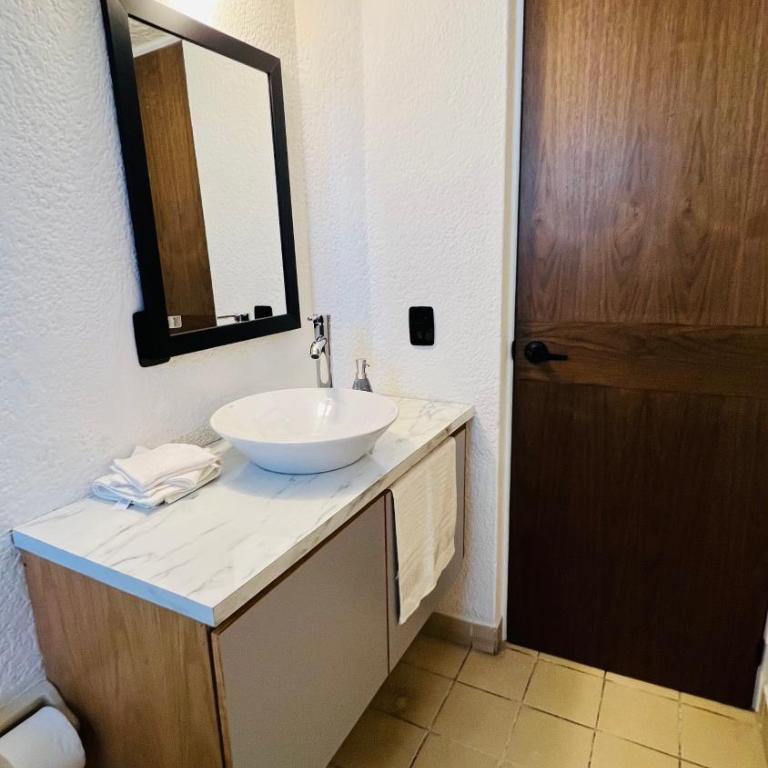 Departamento Guadalajara Expo Downtown Chapultepec - Two-Bedroom Apartment - 33