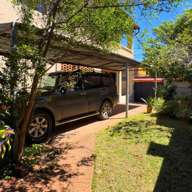 Casa estilo americano cerca del Shopping Mariscal con 2 garajes y WiFi - Two-Bedroom Townhouse - 33