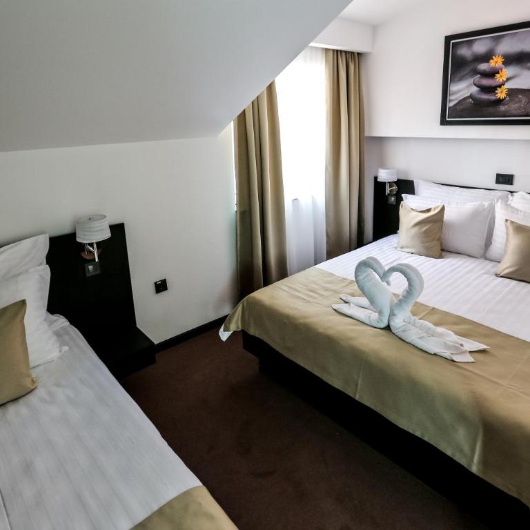 Garni Hotel Zen free parking - Trokrevetna Soba - 3