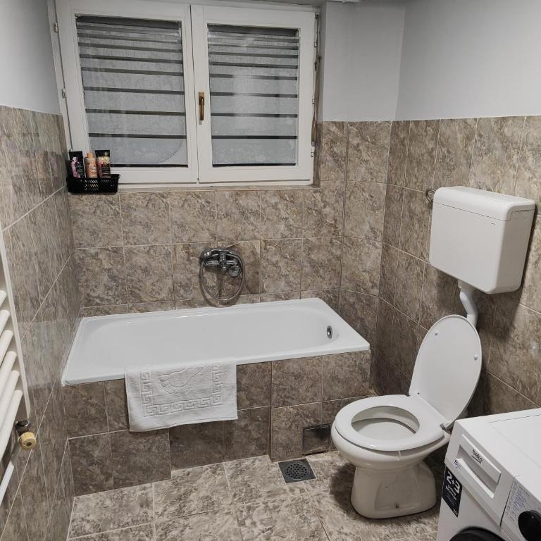 Konstantin Apartment - One-Bedroom Apartment - 7