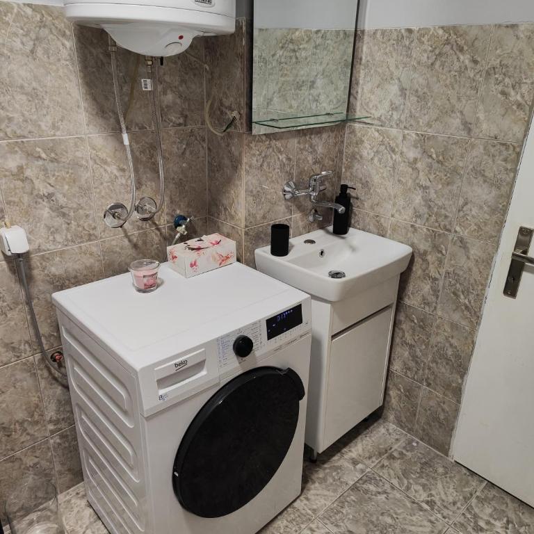 Konstantin Apartment - One-Bedroom Apartment - 24