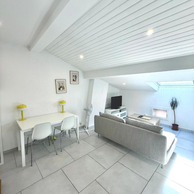Studio Lumineux & Spacieux, Tout Neuf, Grand Lit - Apartment mit 1 Schlafzimmer - 14
