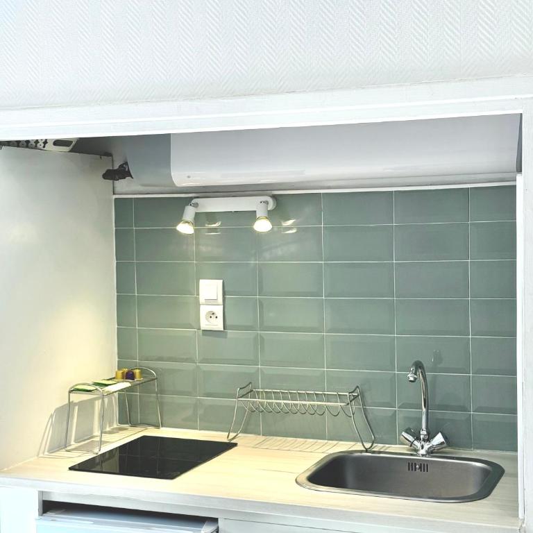 Studio Lumineux & Spacieux, Tout Neuf, Grand Lit - Apartment mit 1 Schlafzimmer - 10