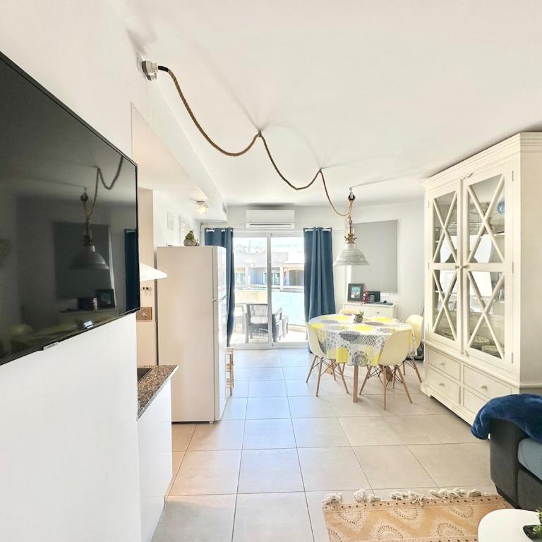 Surfer's view Pool AC WIFI DeskTerrace and Parking - Apartamento - 16