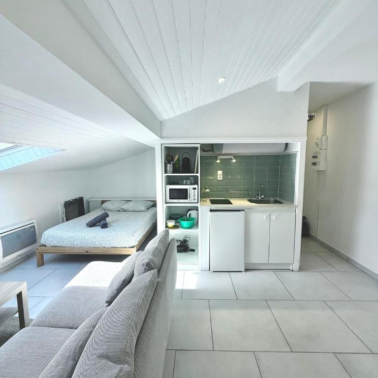 Studio Lumineux & Spacieux, Tout Neuf, Grand Lit - Apartment mit 1 Schlafzimmer - 6