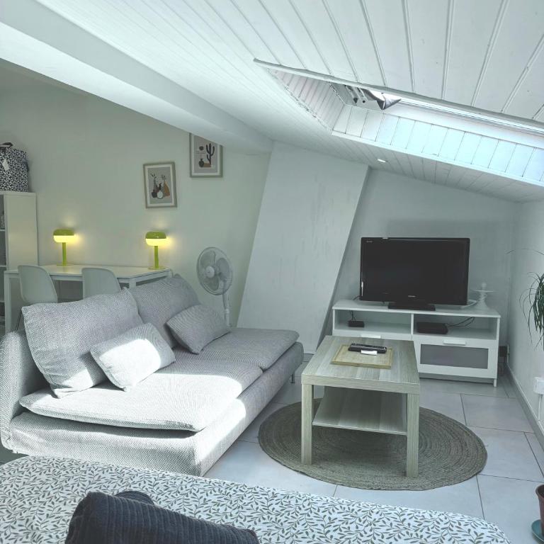 Studio Lumineux & Spacieux, Tout Neuf, Grand Lit - Apartment mit 1 Schlafzimmer - 4