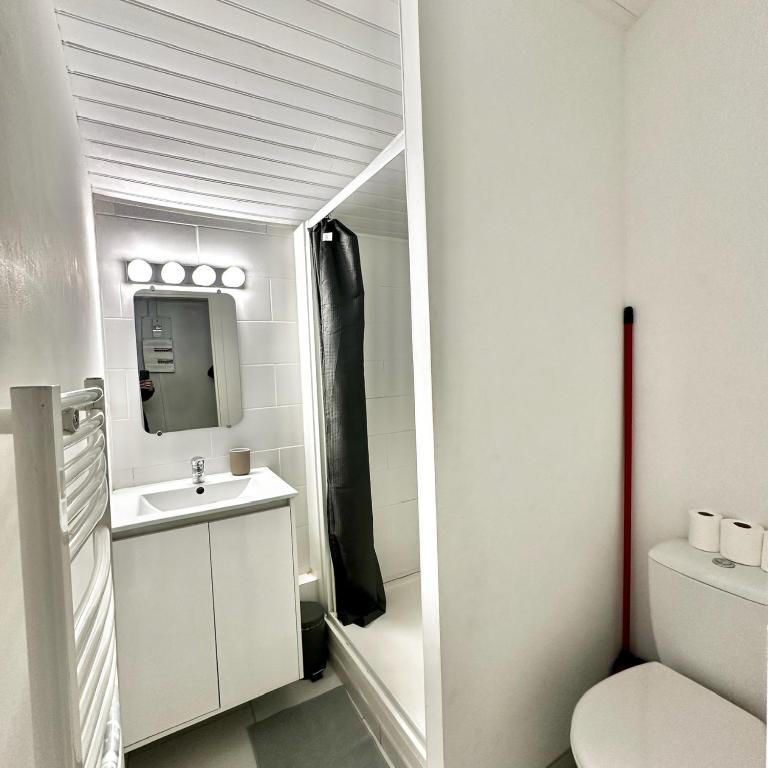 Studio Lumineux & Spacieux, Tout Neuf, Grand Lit - Apartment mit 1 Schlafzimmer - 13