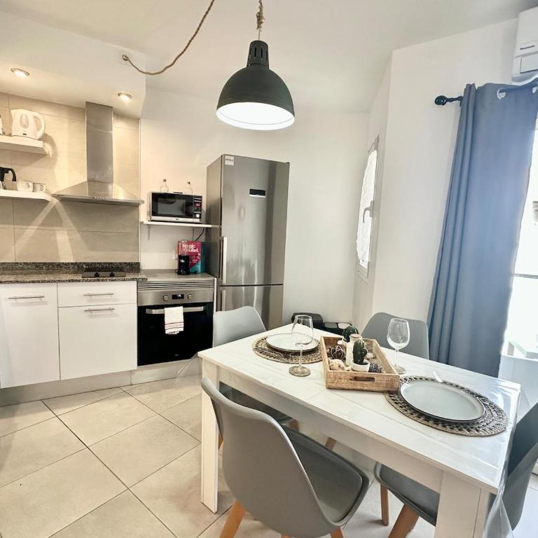 Candy Pop - AC, High speed internet ,Desk with natural light, Pool and two Terraces - Apartamento - 14