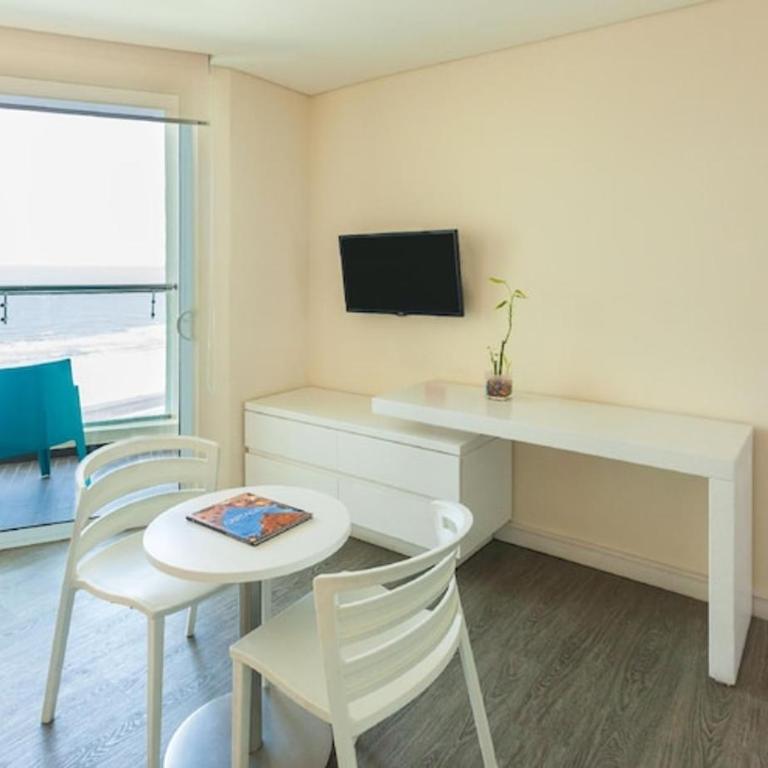 HERMOSO APTO EN PRESTIGIOSO EDIFICIO CERCA AL MAr - Apartamento de 1 dormitorio - 1