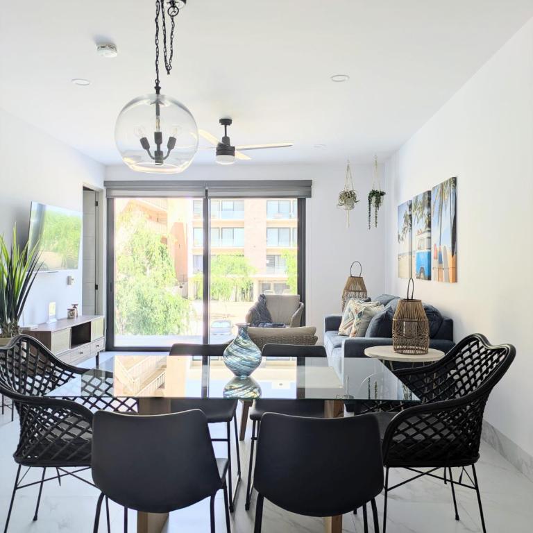 Endless Summer - 2Bed 2Bath Condo - Seasonly Heated Pool with Ocean Views - 5min walk to Beach - Fibre Internet - Sleeps 6 - Apartamento de 2 dormitorios - 12