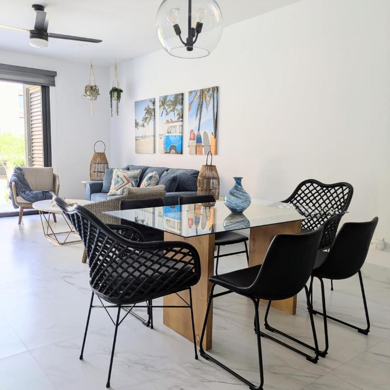 Endless Summer - 2Bed 2Bath Condo - Seasonly Heated Pool with Ocean Views - 5min walk to Beach - Fibre Internet - Sleeps 6 - Apartamento de 2 dormitorios - 13