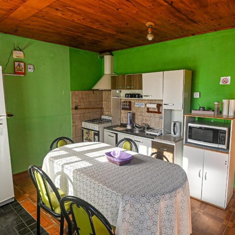 Tu refugio en Caleta Olivia - Casa con 1 dormitorio - 1