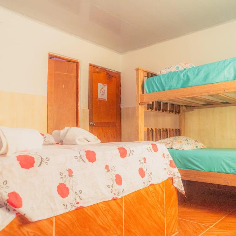 Hostal Paraiso Beach - Habitación cuádruple - 4