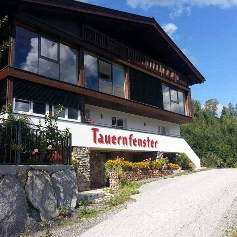 Apartment in Hohe Tauern with Mountain Views - Apartment mit 3 Schlafzimmern - 1