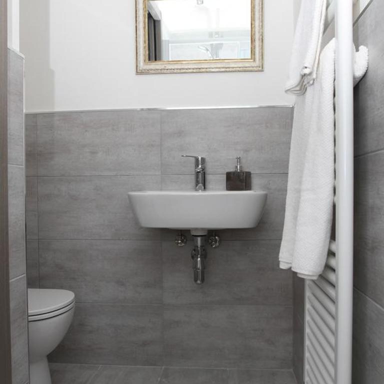 Carducci - Triple Room with Private Bathroom - 11