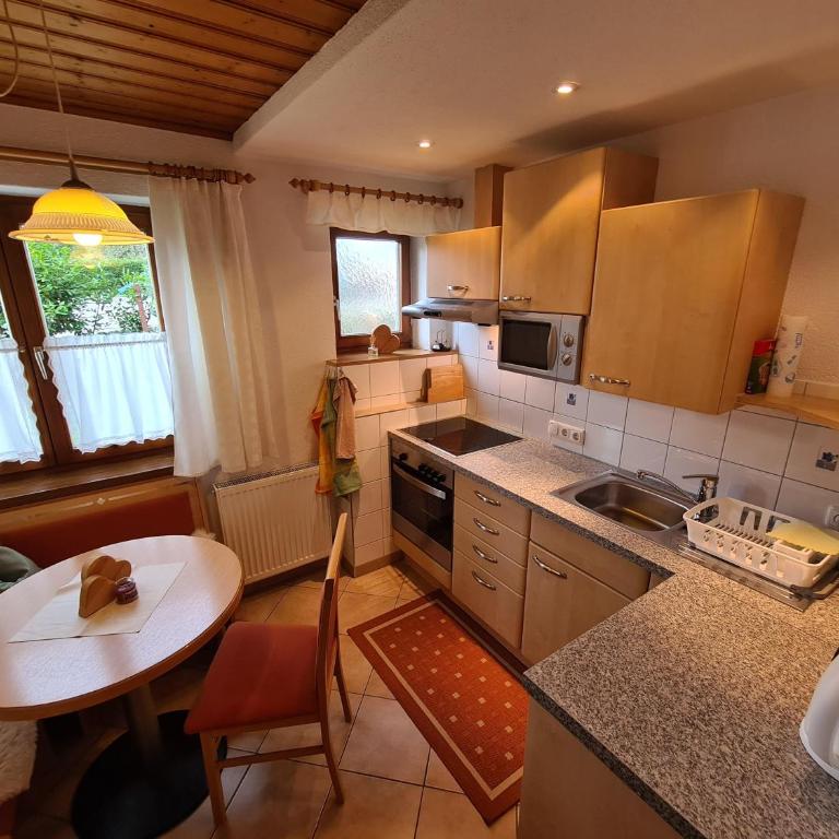 Landhaus KitzAlp (Alpenheim) - Apartment mit Dusche - 2