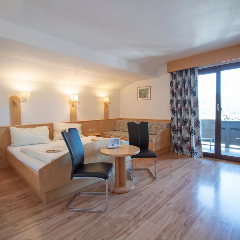 Haus Stampfer - Doppelzimmer mit Balkon - 9