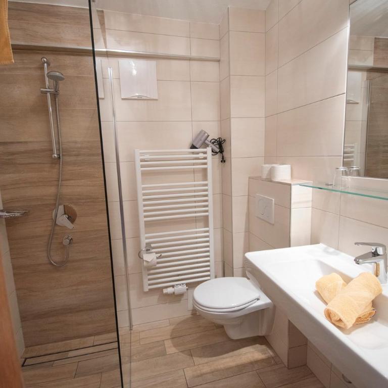 Haus Stampfer - Doppelzimmer mit Balkon - 2