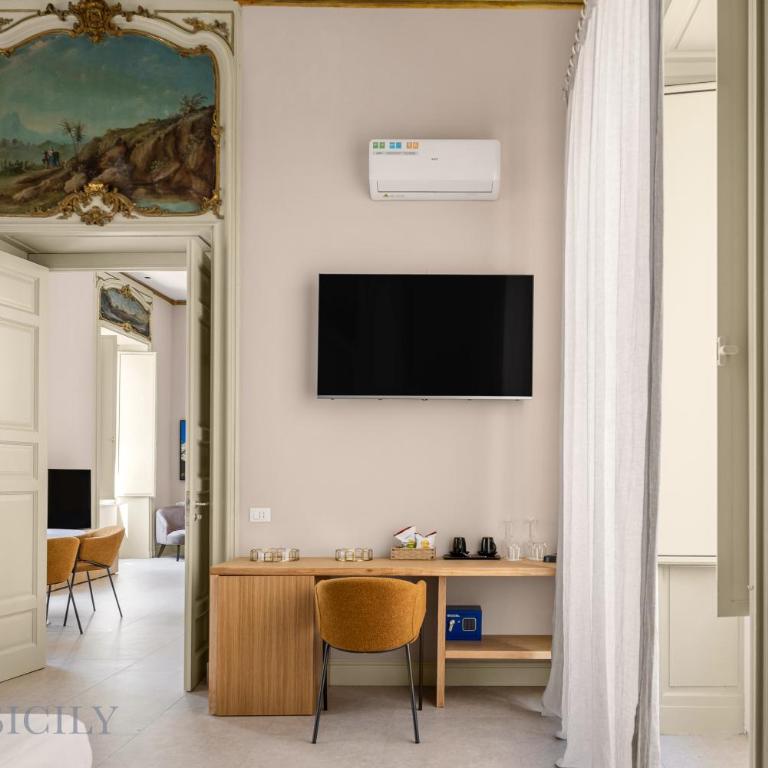 Palazzo Cavarretta - Le Stanze dei Baroni - Quadruple Room with Balcony - 3