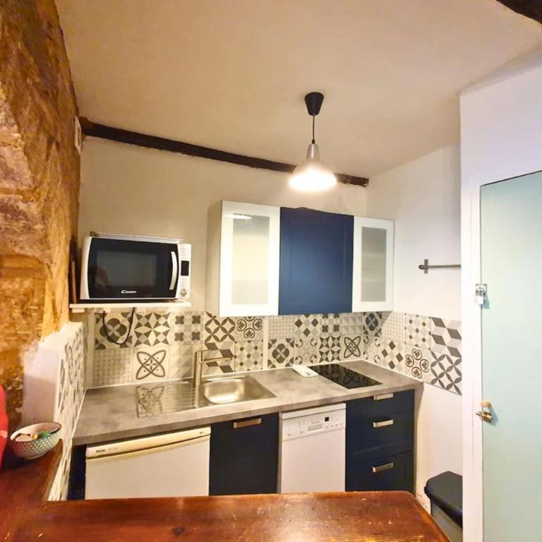 The Ecucentre with Parking - Historic District - Appartamento con 1 Camera da Letto - 9
