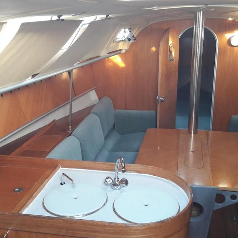 Sailboat for sea ride or instructor class - Mobile Home - 4