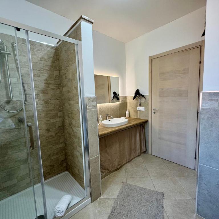 La Cinisara Apartments - Apartment mit 3 Schlafzimmern und Balkon - 41