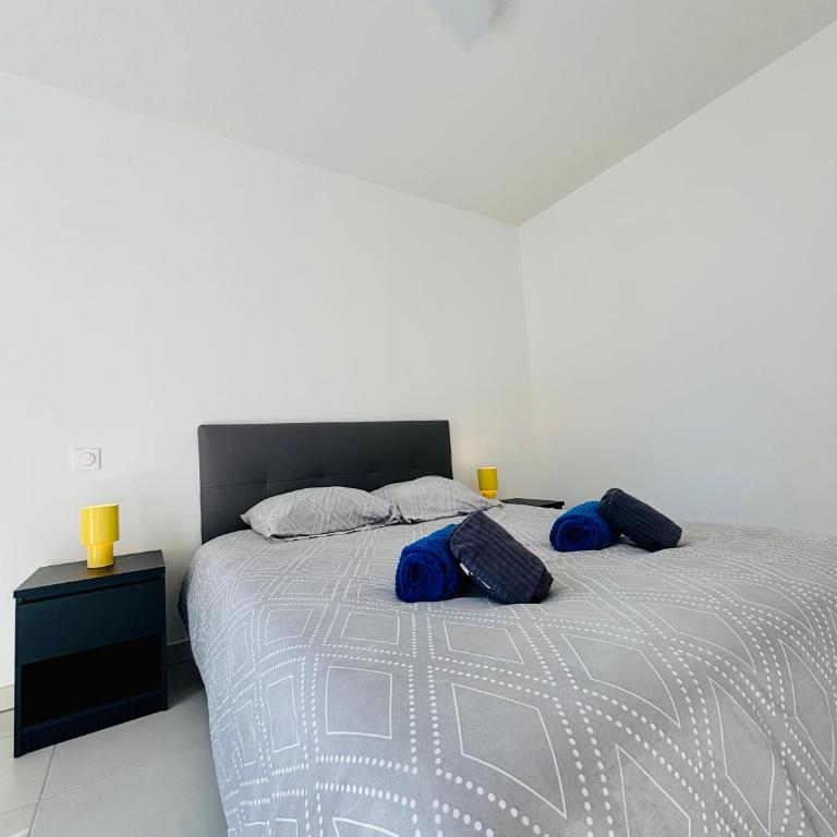 111 Acces direct 3min de la MER,2 places de parking gratuite, terrasse - Appartement 2 Chambres - 5