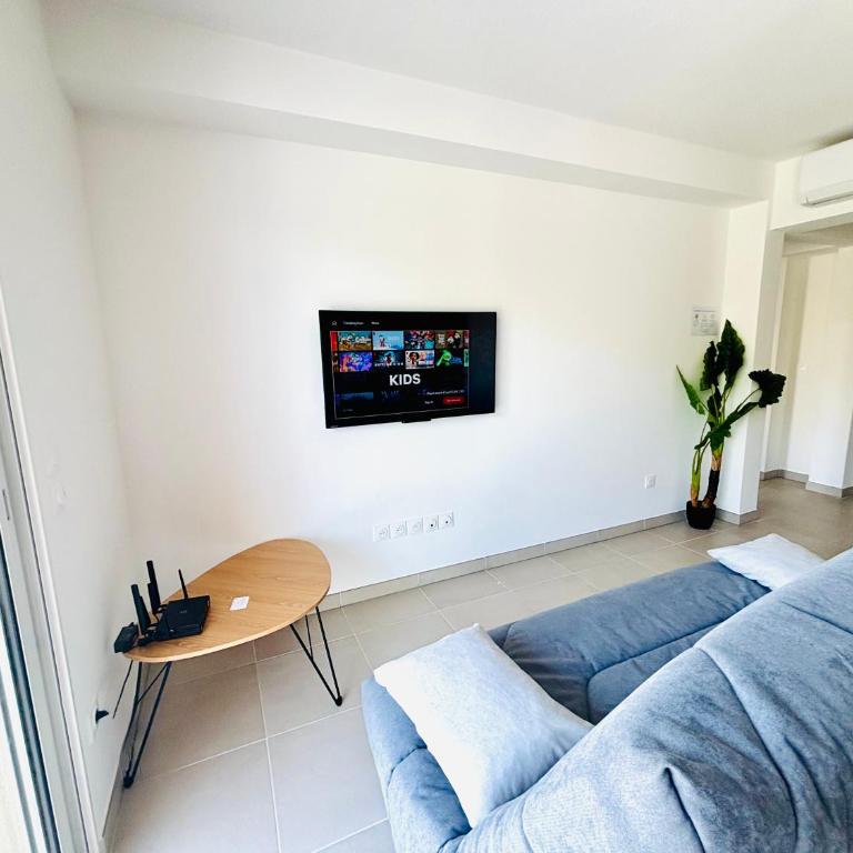 111 Acces direct 3min de la MER,2 places de parking gratuite, terrasse - Appartement 2 Chambres - 4