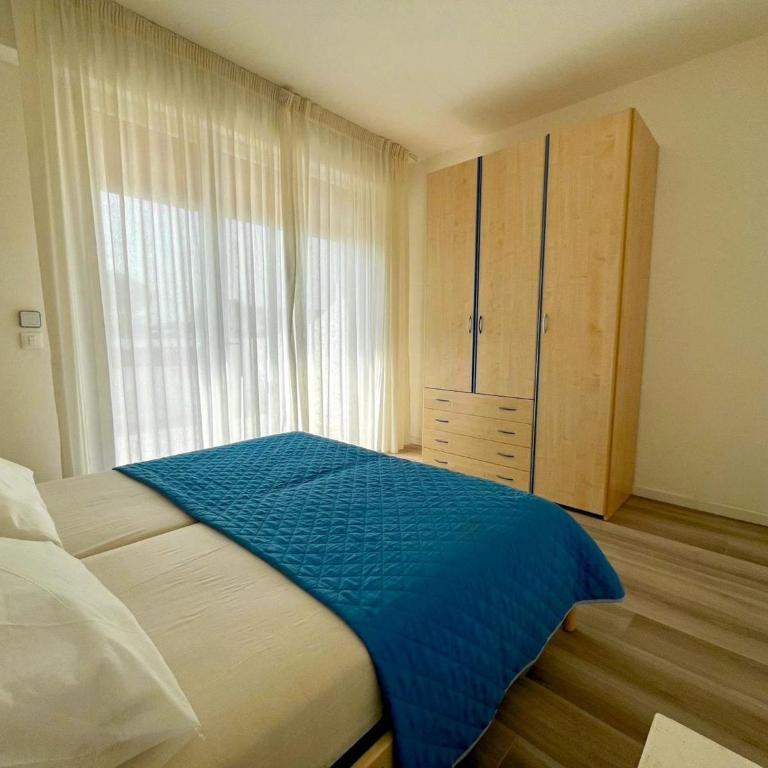Terraced house with private garden - Villa - 12