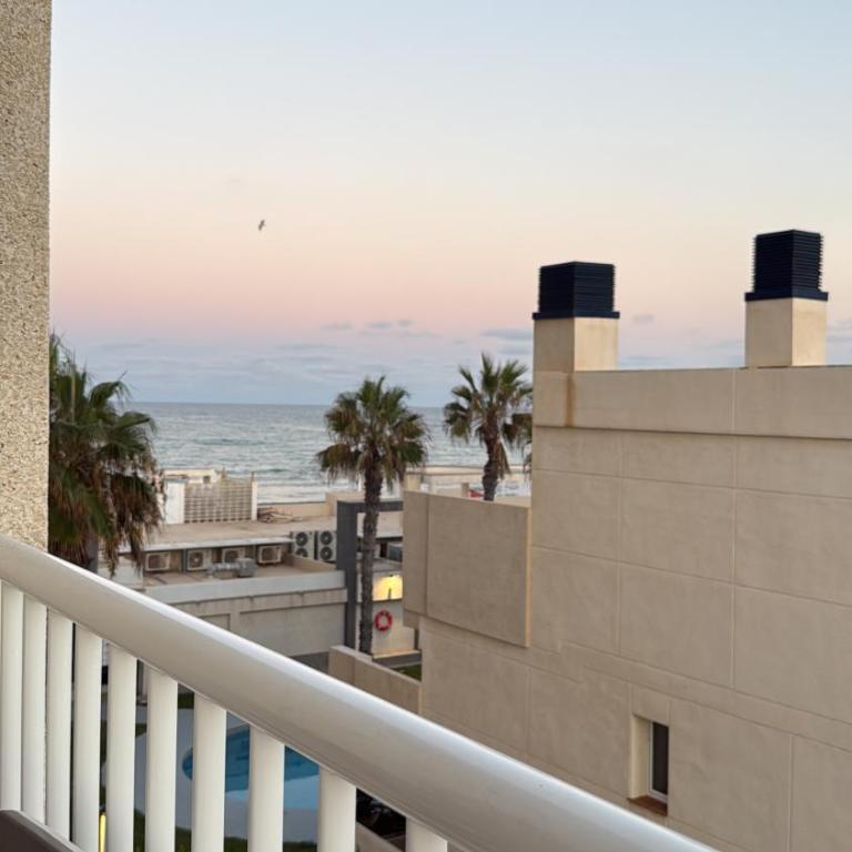 Torrevieja La Mata Primera línea playa - Apartamento con terraza y vistas parciales al mar - 25